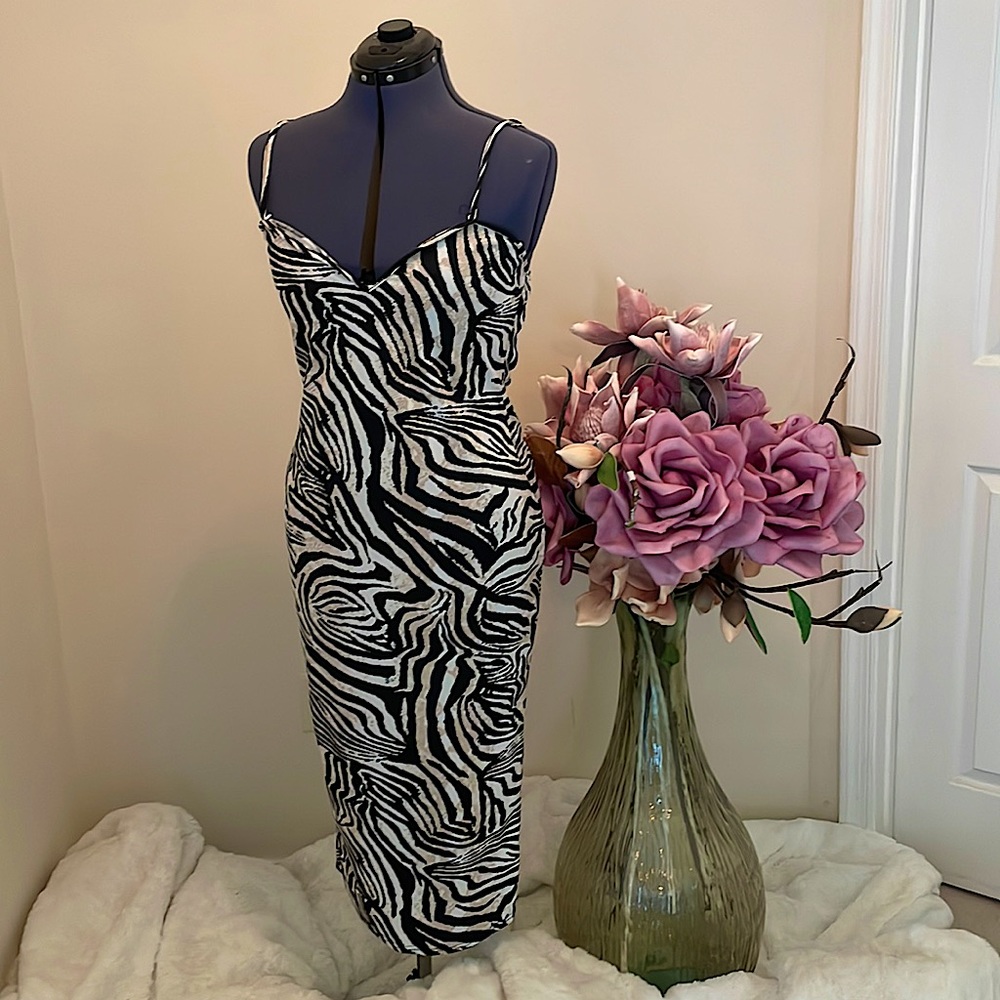 Sheath Dress: Bold, sexy, animal print
